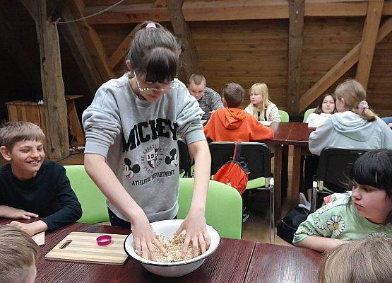 Grafika 4: Na warsztatach mydlarskich w Swołowie