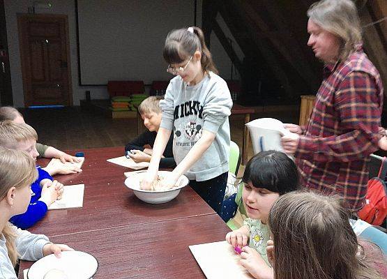 Grafika 5: Na warsztatach mydlarskich w Swołowie