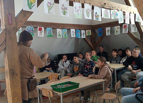 Grafika 1: "Żywa" lekcji historii