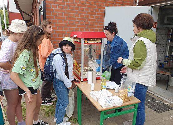 Grafika 1: Dzień Dziecka na kolorowo