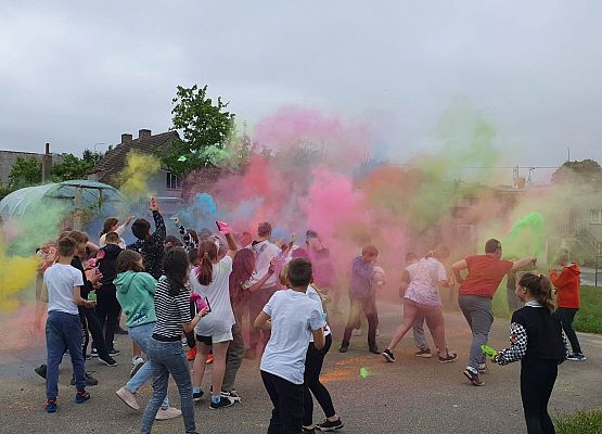 Grafika 11: Dzień Dziecka na kolorowo