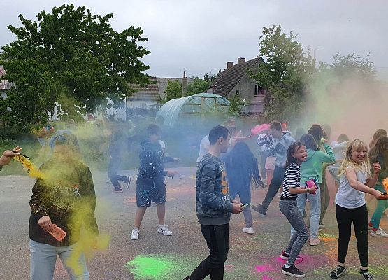 Grafika 12: Dzień Dziecka na kolorowo