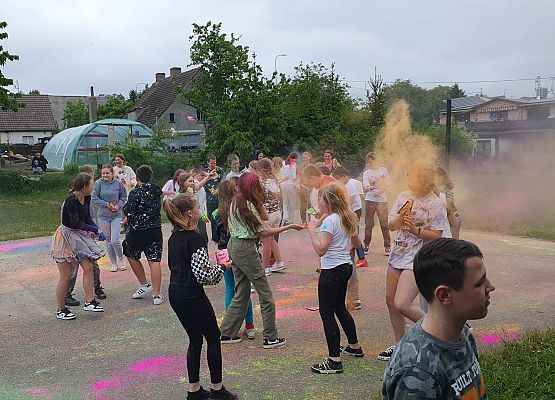 Grafika 13: Dzień Dziecka na kolorowo