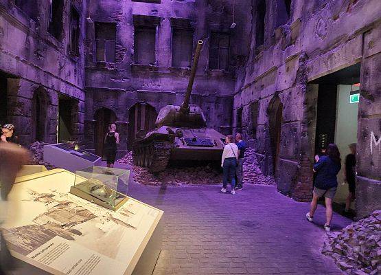 Grafika 2: Ósmoklasiści na wycieczce w Gdańsku