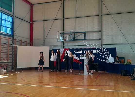 Grafika 8: Pożegnanie absolwentów rocznika 2022/2023