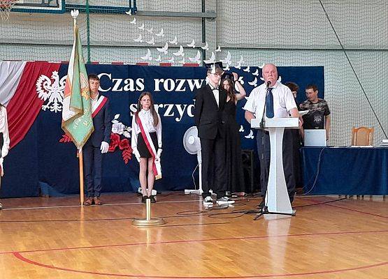 Grafika 4: Pożegnanie absolwentów rocznika 2022/2023