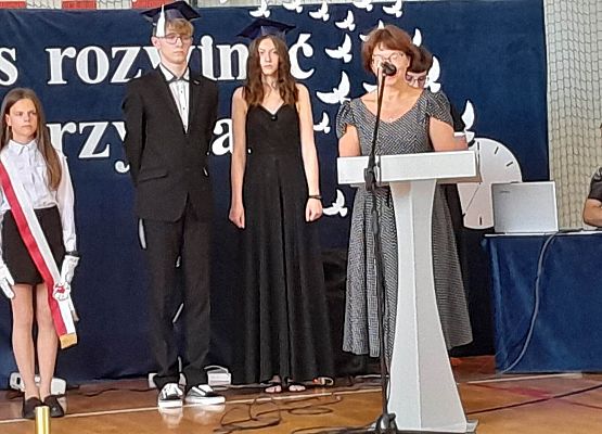 Grafika 3: Pożegnanie absolwentów rocznika 2022/2023