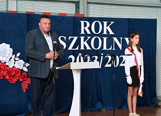 Grafika 5: Witaj szkoło!