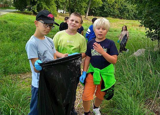 Grafika 15: Sprzątanie świata łączy ludzi!