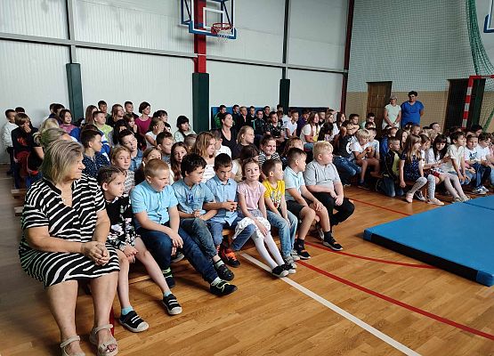 Grafika 2: Ogólnopolski Dzień Głośnego Czytania