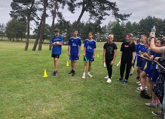 Grafika 7: Mistrzostwa Gminy Ustka w sztafetowych biegach przełajowych