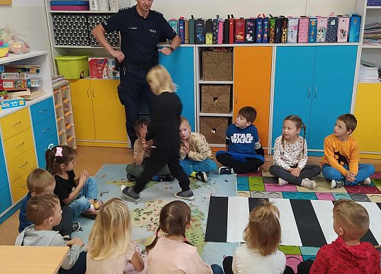 Grafika 9: Akcja ,,Pieszy w odblasku - koniecznie!"