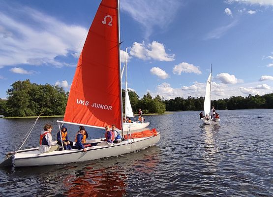 Grafika 1: Wyjazdy nad Jezioro Bobięcińskie w okresie wakacji w ramach realizacji przedsięwzięcia strategicznego ,,Pomorskie Żagle Wiedzy"