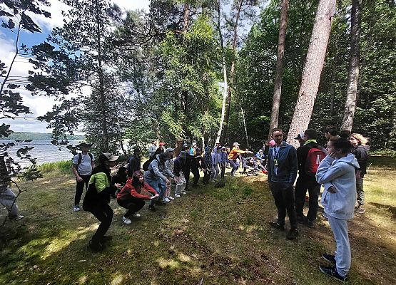 Grafika 4: Wyjazdy nad Jezioro Bobięcińskie w okresie wakacji w ramach realizacji przedsięwzięcia strategicznego ,,Pomorskie Żagle Wiedzy"