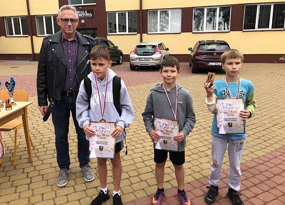 Grafika 2: Gminna Olimpiada Młodzieży Szkół Podstawowych w biegach przełajowych