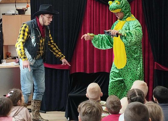 Grafika 4: Spektakl profilaktyczny pt. ,,Dziki zachód"