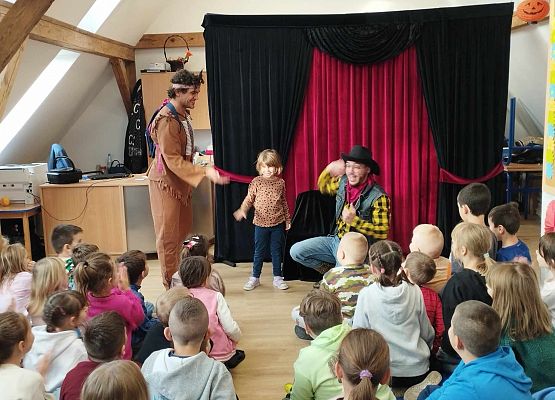 Grafika 7: Spektakl profilaktyczny pt. ,,Dziki zachód"