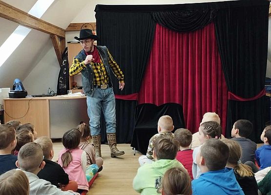 Grafika 3: Spektakl profilaktyczny pt. ,,Dziki zachód"