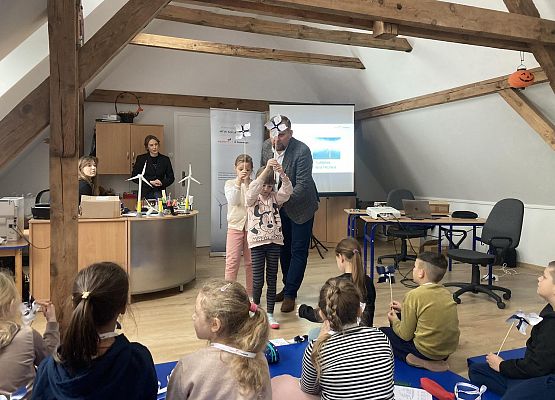 Grafika 1: Prelekcja pt. ,,Jedno morze wiele korzyści”