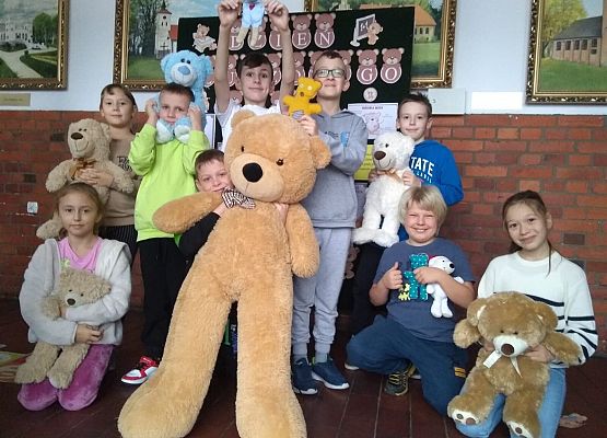 Grafika 2: Dzień Pluszowego Misia