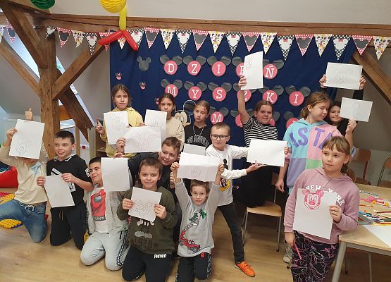 Grafika 3: Dni Myszki Miki