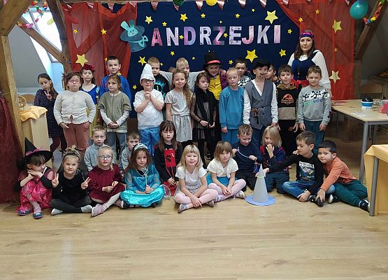 Grafika 1: Andrzejkowe wróżby