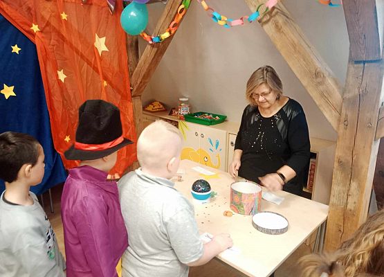 Grafika 4: Andrzejkowe wróżby