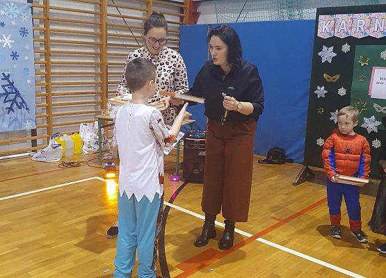 Grafika 4: Konkurs -  ,,NAJPIĘKNIEJSZA MASKA KARNAWAŁOWA”.