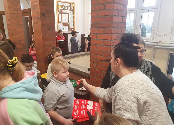 Grafika 4: Wielka Orkiestra Świątecznej Pomocy