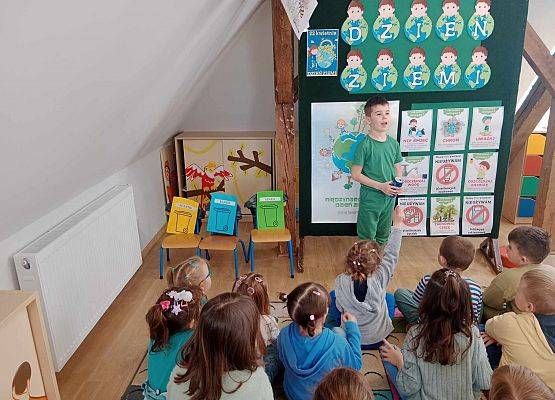 Grafika 11: Dzień Ziemi w naszej szkole