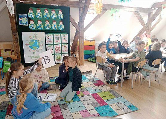 Grafika 5: Dzień Ziemi w naszej szkole