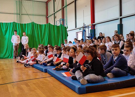 Grafika 2: Święto Konstytucji 3 Maja - pierwszej konstytucji w Europie