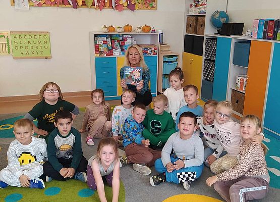 Grafika 1: Czytamy przedszkolakom