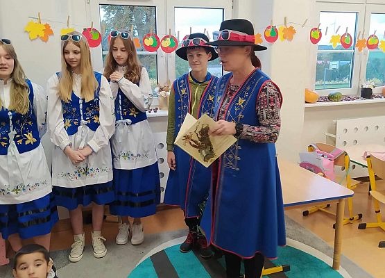 Grafika 3: Czytamy przedszkolakom