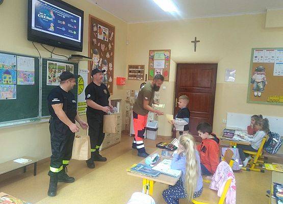 Grafika 2: OSP Możdżanowo w naszej szkole