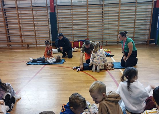 Grafika 9: OSP Możdżanowo w naszej szkole