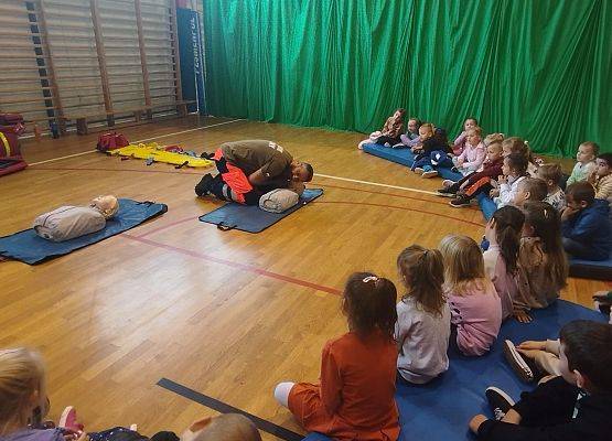 Grafika 10: OSP Możdżanowo w naszej szkole