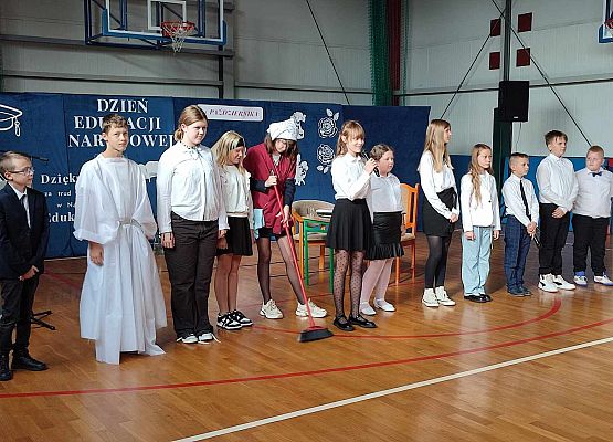 Grafika 10: Dzień Edukacji Narodowej