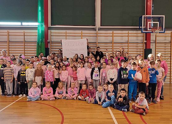 Grafika 2: „Różowa wstążeczka” w naszej szkole