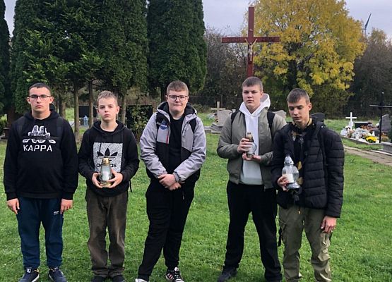 Grafika 1: Akcja ,,Znicz" w naszej szkole