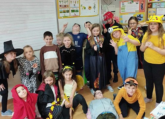 Grafika 8: Dzień Postaci z Bajek