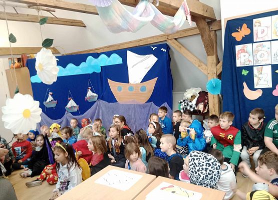 Grafika 3: Dzień Postaci z Bajek