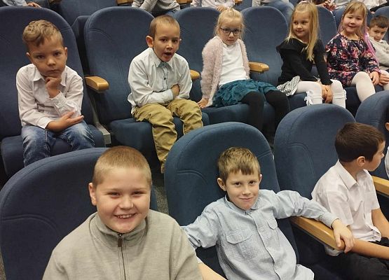 Grafika 1: Wizyta w teatrze