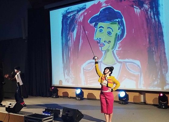 Grafika 7: Wizyta w teatrze