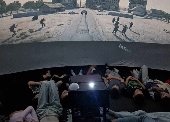 Grafika 8: Kino Sferyczne w naszej szkole!