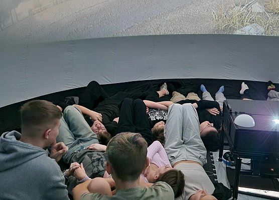 Grafika 7: Kino Sferyczne w naszej szkole!