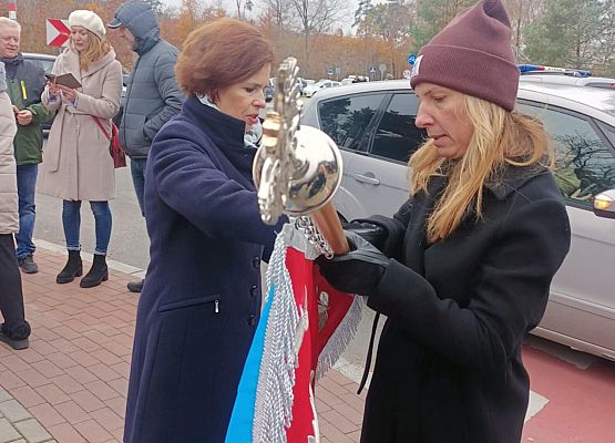 Grafika 4: Obchody Narodowego Święta Niepodległości w Ustce z udziałem delegacji ze Szkoły Podstawowej w Zaleskich