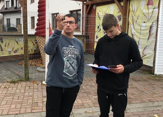 Grafika 9: Zawody terenowe z elementami geocachingu „Biegaj i Licz”