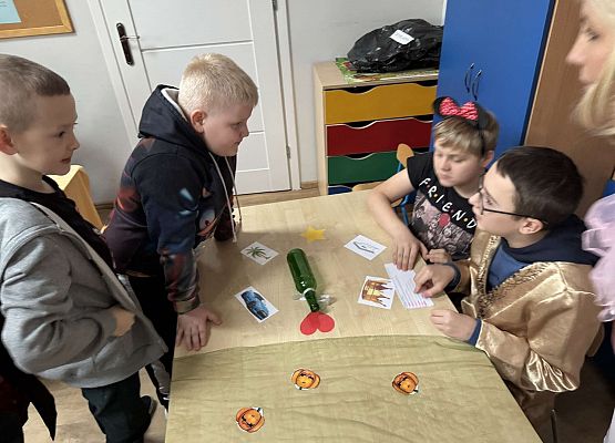 Grafika 3: „Święty Andrzej Ci ukaże, co Ci los przyniesie w darze”