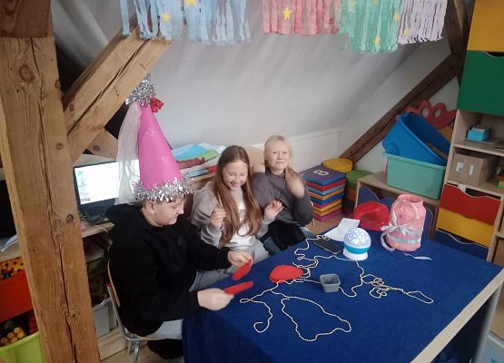 Grafika 2: „Święty Andrzej Ci ukaże, co Ci los przyniesie w darze”